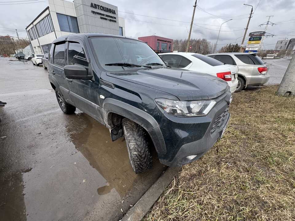 LADA Niva Travel