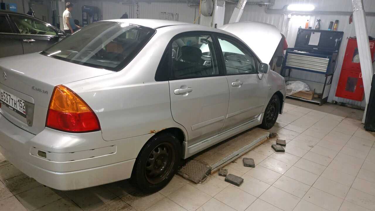Suzuki Liana