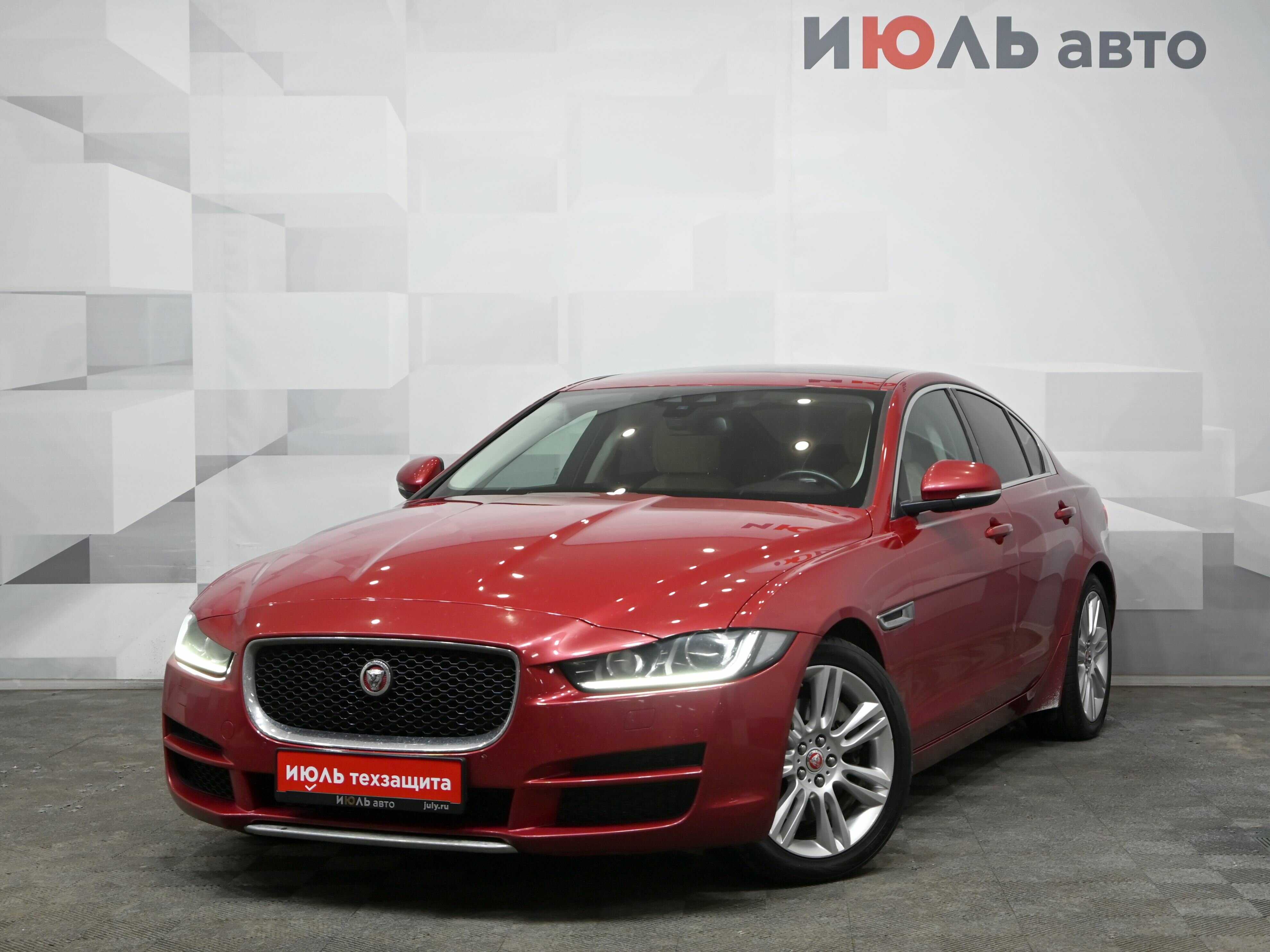 Jaguar XE