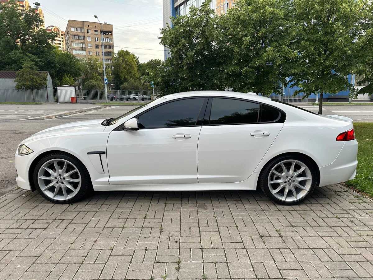Jaguar XF