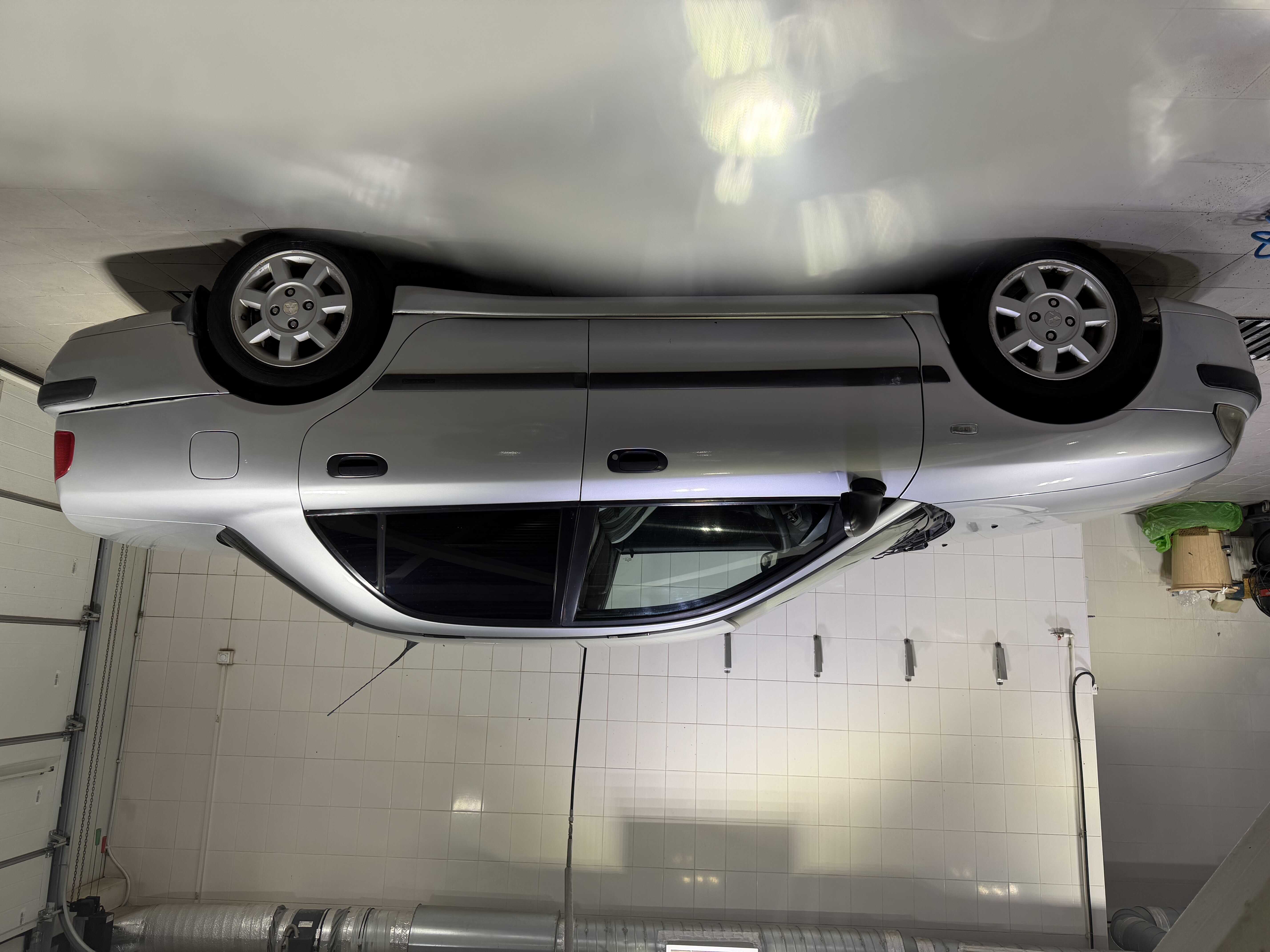 Mitsubishi Carisma