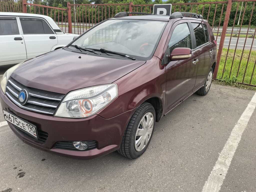 Geely MK Cross