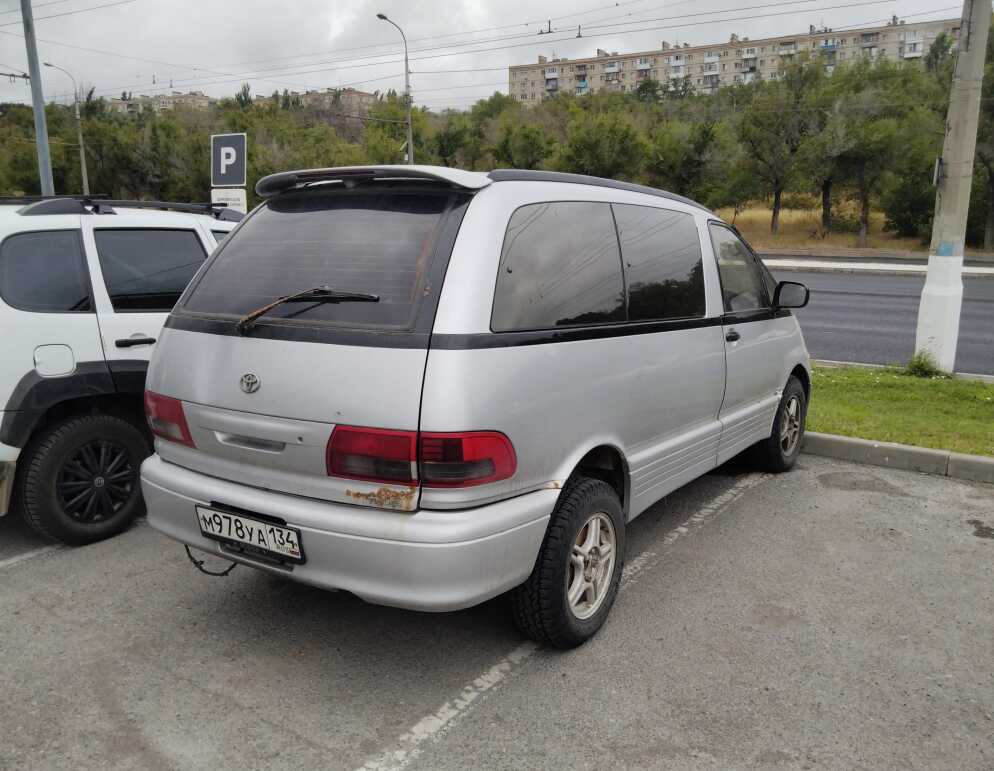 Toyota Estima