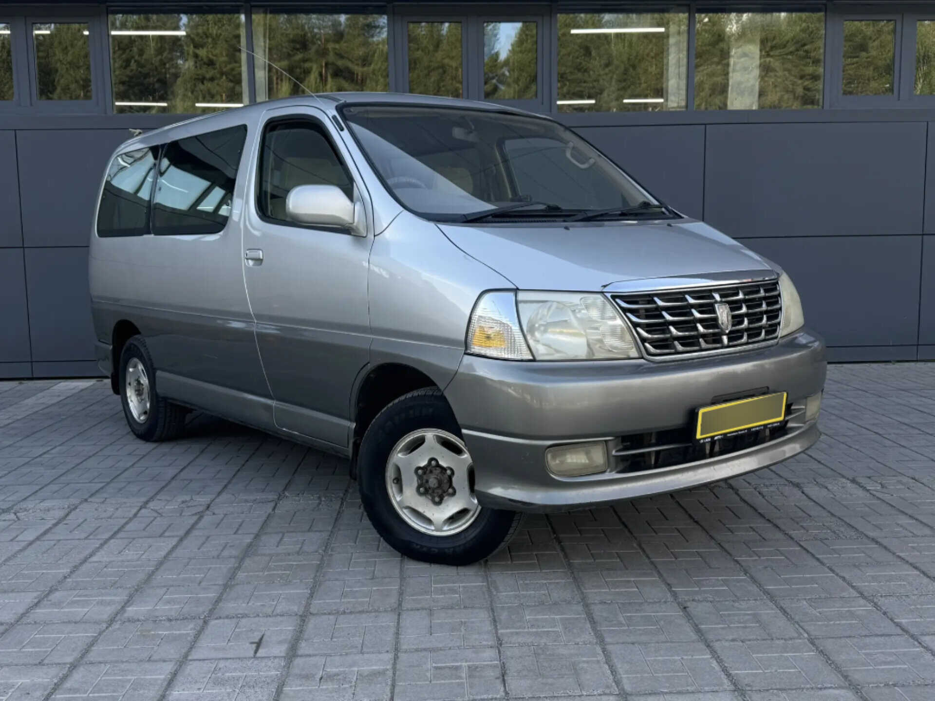 Toyota Grand Hiace