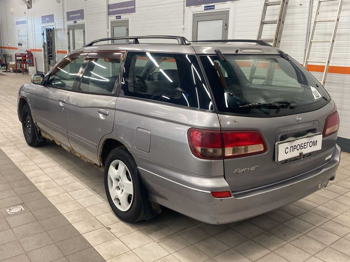 Nissan Avenir